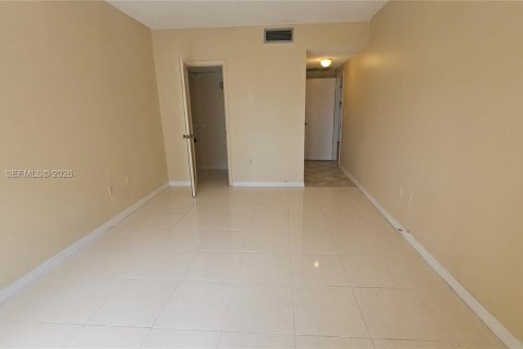 Condo in Hallandale Beach, Florida, 1 bedroom  № 2044445 - photo 13