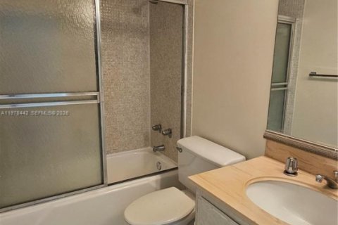Condo in Hallandale Beach, Florida, 1 bedroom  № 2044445 - photo 14