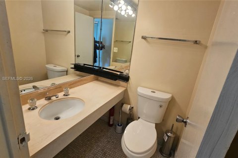 Condo in Hallandale Beach, Florida, 1 bedroom  № 2044445 - photo 7