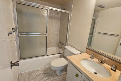 Condo in Hallandale Beach, Florida, 1 bedroom  № 2044445 - photo 11