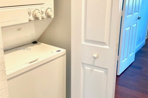 Touwnhouse à louer à Pompano Beach, Floride: 3 chambres, 184.69 m2 № 1991189 - photo 14