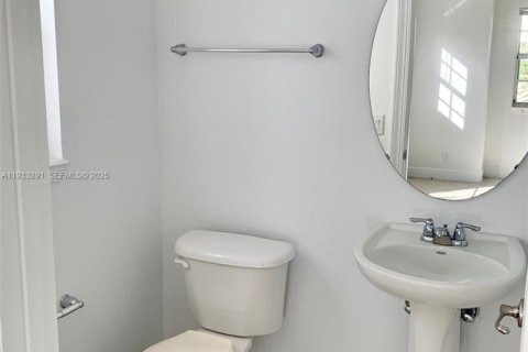 Touwnhouse à louer à Pompano Beach, Floride: 3 chambres, 184.69 m2 № 1991189 - photo 10