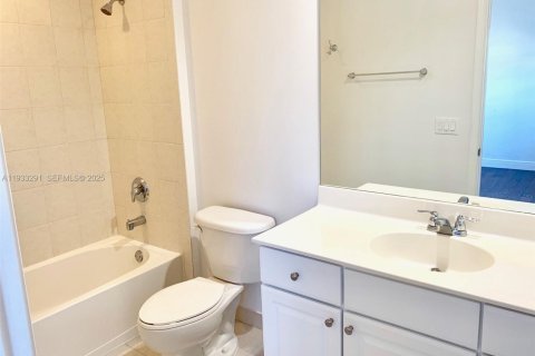 Touwnhouse à louer à Pompano Beach, Floride: 3 chambres, 184.69 m2 № 1991189 - photo 12