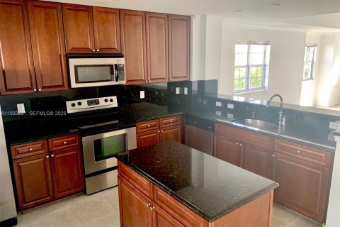 Touwnhouse à louer à Pompano Beach, Floride: 3 chambres, 184.69 m2 № 1991189 - photo 4