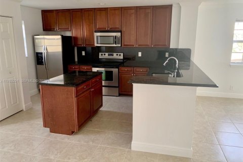 Touwnhouse à louer à Pompano Beach, Floride: 3 chambres, 184.69 m2 № 1991189 - photo 5