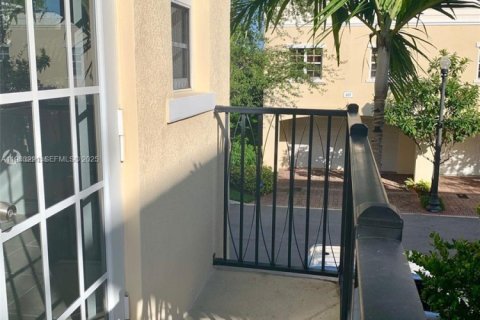 Touwnhouse à louer à Pompano Beach, Floride: 3 chambres, 184.69 m2 № 1991189 - photo 7