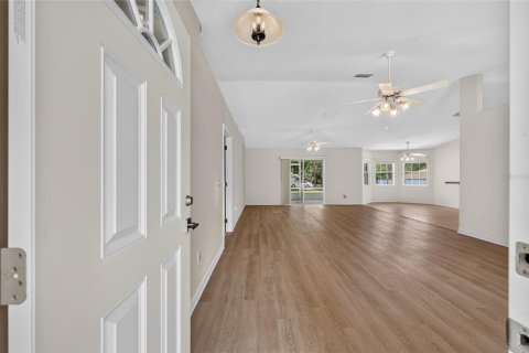 Villa ou maison à vendre à Summerfield, Floride: 2 chambres, 151.9 m2 № 2258697 - photo 6