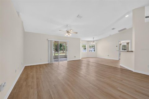 Villa ou maison à vendre à Summerfield, Floride: 2 chambres, 151.9 m2 № 2258697 - photo 12