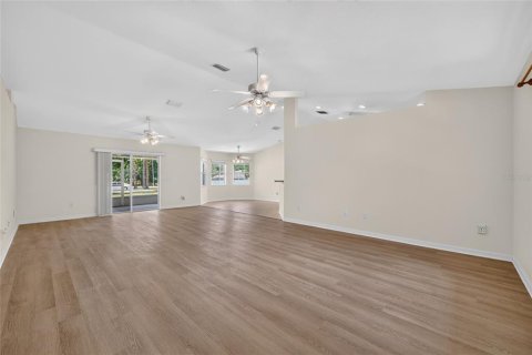 Villa ou maison à vendre à Summerfield, Floride: 2 chambres, 151.9 m2 № 2258697 - photo 9