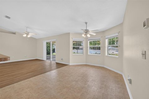 Villa ou maison à vendre à Summerfield, Floride: 2 chambres, 151.9 m2 № 2258697 - photo 16