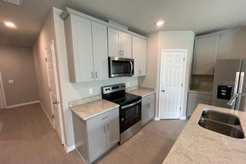 Townhouse in Davenport, Florida 3 bedrooms, 137.96 sq.m. № 2202517 - photo 3