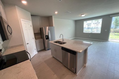 Townhouse in Davenport, Florida 3 bedrooms, 137.96 sq.m. № 2202517 - photo 2