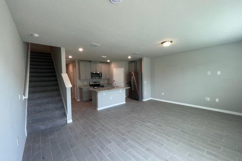 Townhouse in Davenport, Florida 3 bedrooms, 137.96 sq.m. № 2202517 - photo 8