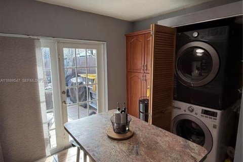 Купить таунхаус в Майами, Флорида 2 спальни, 76.92м2, № 2035453 - фото 6