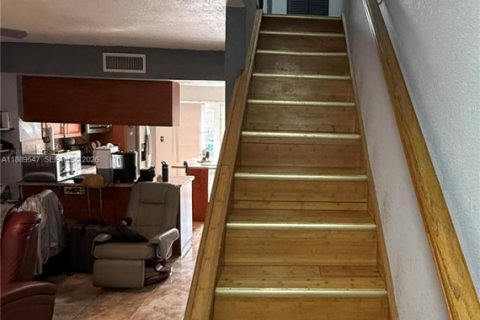 Купить таунхаус в Майами, Флорида 2 спальни, 76.92м2, № 2035453 - фото 7