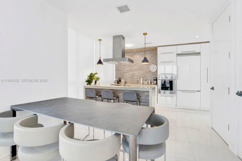 Снять в аренду кондоминиум в Майами, Флорида 3 спальни, 195.65м2, № 2000638 - фото 11