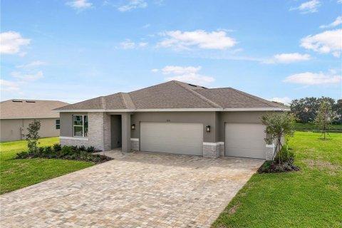 House in Weeki Wachee, Florida 4 bedrooms, 193.33 sq.m. № 2428843 - photo 2