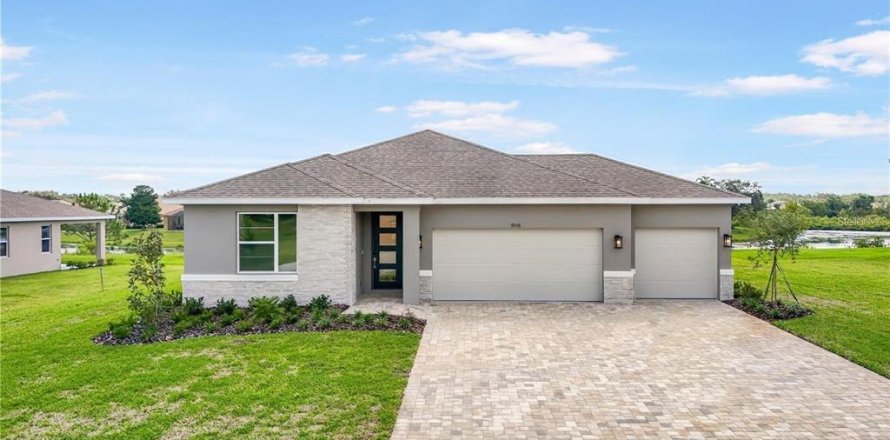 House in Weeki Wachee, Florida 4 bedrooms, 193.33 sq.m. № 2428843