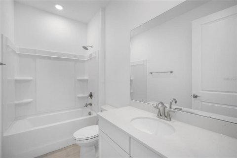 House in Weeki Wachee, Florida 4 bedrooms, 193.33 sq.m. № 2428843 - photo 15