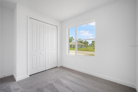 House in Weeki Wachee, Florida 4 bedrooms, 193.33 sq.m. № 2428843 - photo 14