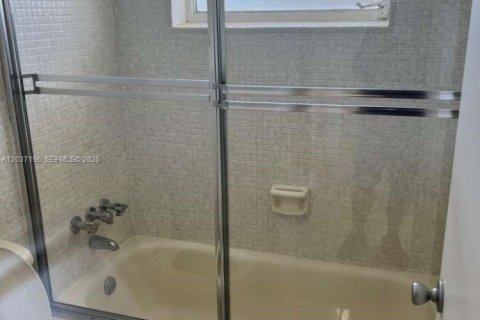 Снять в аренду кондоминиум в Майами, Флорида 1 спальня, 52.03м2, № 2088268 - фото 11