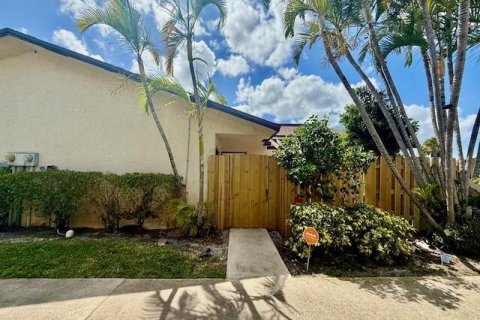Adosado en venta en Palm Springs, Florida, 2 dormitorios, 88.35 m2 № 2146872 - foto 10