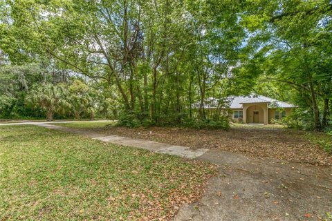 House in Crescent City, Florida 3 bedrooms, 174.38 sq.m. № 1624593 - photo 4