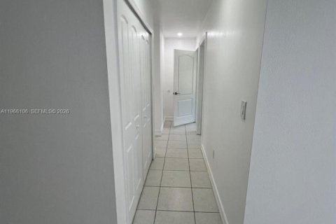 Casa en alquiler en Homestead, Florida, 3 dormitorios, 144.37 m2 № 2028156 - foto 10