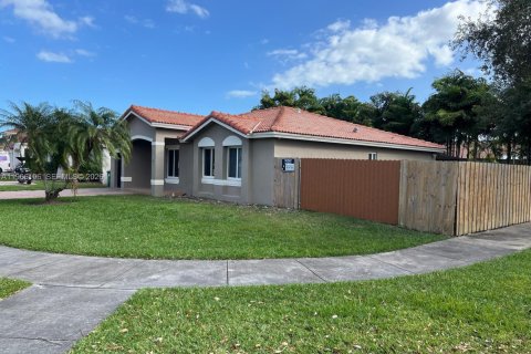 Casa en alquiler en Homestead, Florida, 3 dormitorios, 144.37 m2 № 2028156 - foto 3