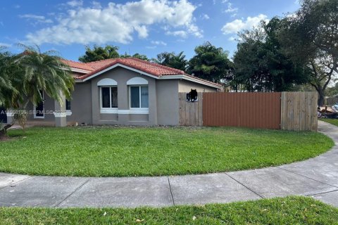Casa en alquiler en Homestead, Florida, 3 dormitorios, 144.37 m2 № 2028156 - foto 2