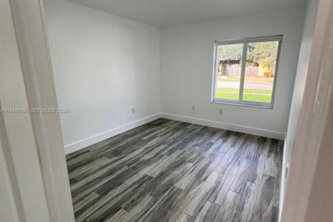 Casa en alquiler en Homestead, Florida, 3 dormitorios, 144.37 m2 № 2028156 - foto 9