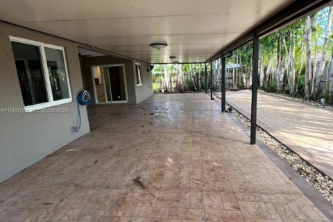 Casa en alquiler en Homestead, Florida, 3 dormitorios, 144.37 m2 № 2028156 - foto 21