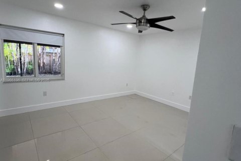 Casa en alquiler en Homestead, Florida, 3 dormitorios, 144.37 m2 № 2028156 - foto 13