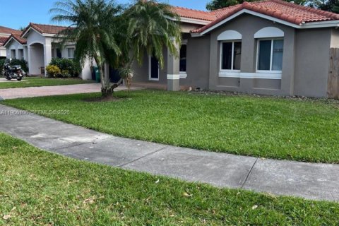 Casa en Homestead, Florida 3 dormitorios, 144.37 m2 № 2028156