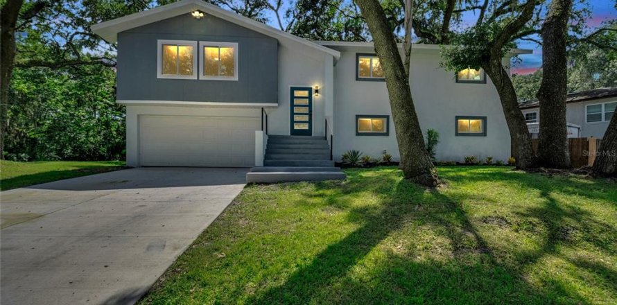House in Altamonte Springs, Florida 5 bedrooms, 226.77 sq.m. № 1869751
