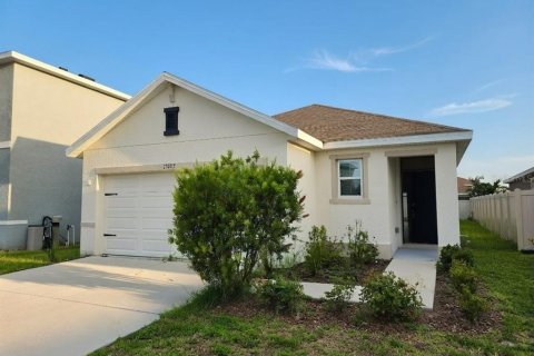 House in SOUTHSHORE BAY in Wimauma, Florida 3 bedrooms, 139.73 sq.m. № 2230428 - photo 2
