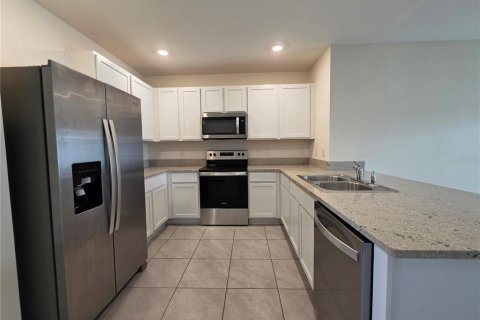 House in SOUTHSHORE BAY in Wimauma, Florida 3 bedrooms, 139.73 sq.m. № 2230428 - photo 7