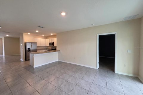 House in SOUTHSHORE BAY in Wimauma, Florida 3 bedrooms, 139.73 sq.m. № 2230428 - photo 5