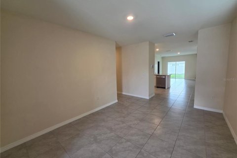 House in SOUTHSHORE BAY in Wimauma, Florida 3 bedrooms, 139.73 sq.m. № 2230428 - photo 3