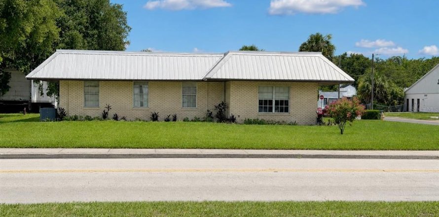 Коммерческая недвижимость в Уинтер-Хейвен, Флорида 206.8м2 № 2345339