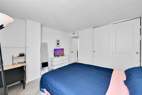 Снять в аренду кондоминиум в Помпано-Бич, Флорида 1 спальня, 66.98м2, № 1965005 - фото 15