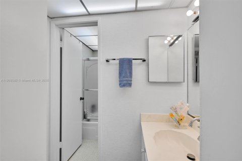 Снять в аренду кондоминиум в Помпано-Бич, Флорида 1 спальня, 66.98м2, № 1965005 - фото 16