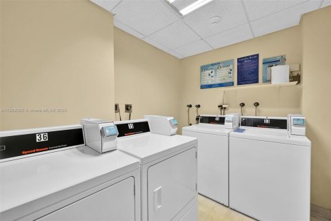 Снять в аренду кондоминиум в Помпано-Бич, Флорида 1 спальня, 66.98м2, № 1965005 - фото 19