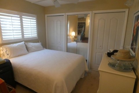 Condo in Zephyrhills, Florida, 2 bedrooms  № 1514310 - photo 11