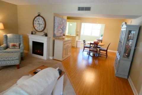 Condo in Zephyrhills, Florida, 2 bedrooms  № 1514310 - photo 18