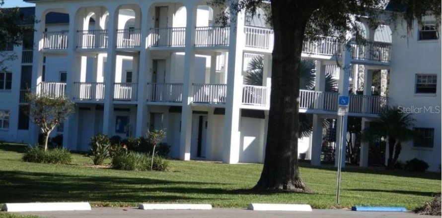 Condo in Zephyrhills, Florida, 2 bedrooms № 1514310