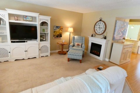 Condo in Zephyrhills, Florida, 2 bedrooms  № 1514310 - photo 4