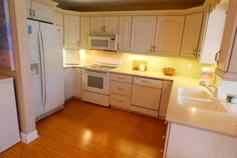 Condo in Zephyrhills, Florida, 2 bedrooms  № 1514310 - photo 25