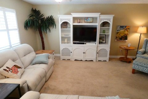 Condo in Zephyrhills, Florida, 2 bedrooms  № 1514310 - photo 17