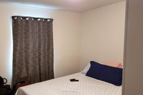 Apartamento en alquiler en Kissimmee, Florida, 2 dormitorios, 132.66 m2 № 2155629 - foto 4